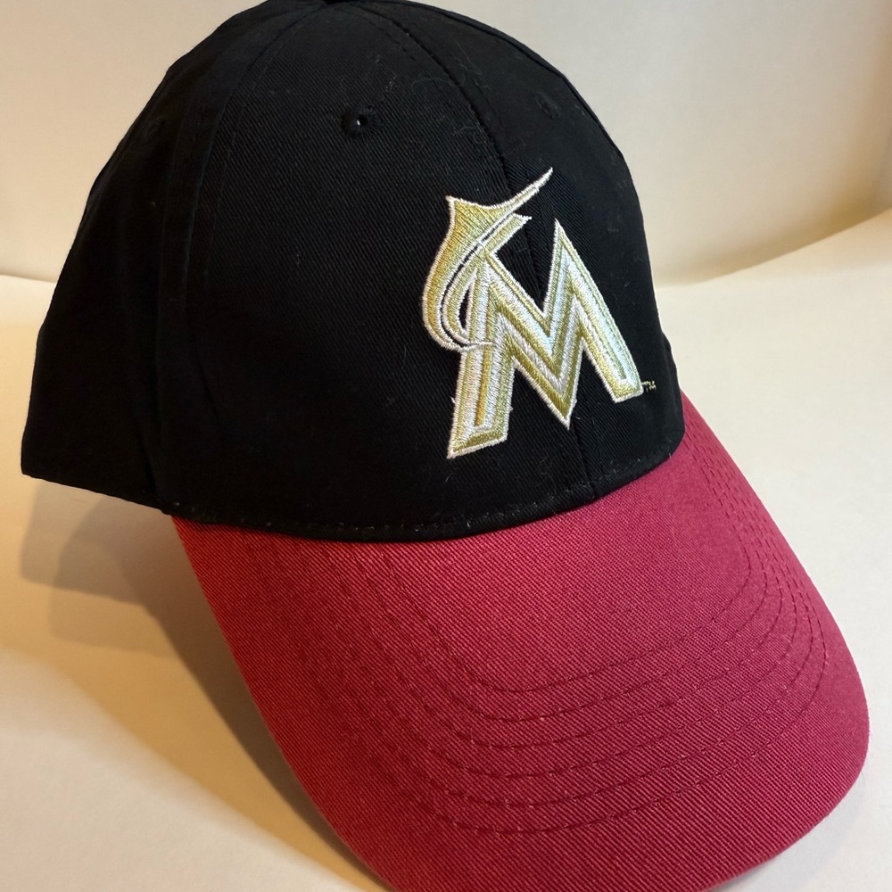 Florida Marlins MLB Baseball Cap Embroidered Sailfish Red and Black